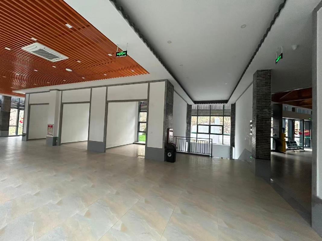 石台县牯牛降风景区双龙谷景区换乘中心S1和S2号铺公告出租公告(国资监测编号GR2026AH2000620)