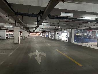 汉江路1号停车楼顶层部分区域（楼梯间顶部）