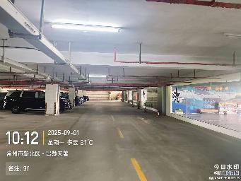 汉江路1号停车楼顶层部分区域（楼梯间顶部）