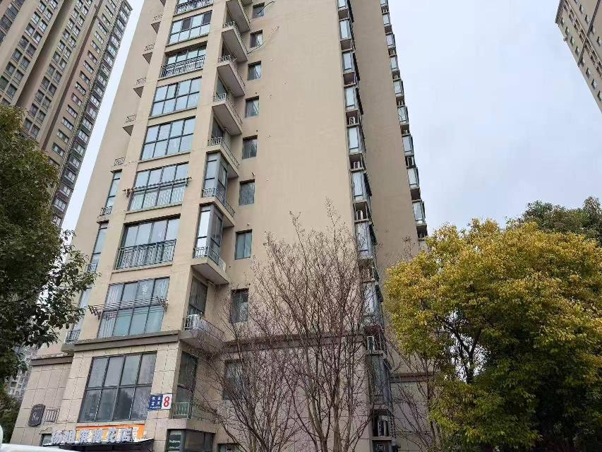 淮安市经济技术开发区正大路160号郁金蓝湾8幢 2202室招租公告