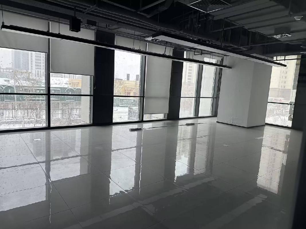 乌鲁木齐地铁置业有限责任公司租赁位于乌鲁木齐经济技术开发区（头屯河区）鄱阳湖336号乌鲁木齐轨道交通总部基地一批房产