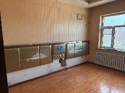 尼勒克县交投公司位于尼勒克县团结路28号原客运站附属用房约1489.82㎡对外招租，租期五年