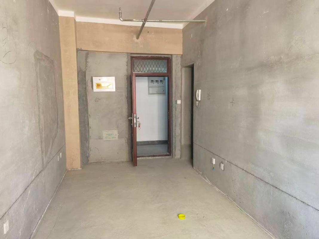 新疆生产建设兵团第十二师国有投资发展集团有限公司转让位于昌吉市120区2丘郁金香小镇18栋8层房9(二次挂牌)