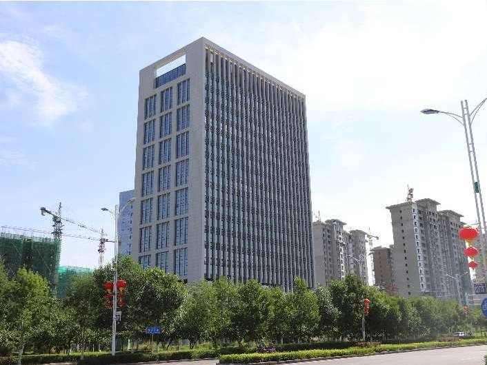 新汶矿业集团（伊犁）能源开发有限责任公司转让位于伊宁市新华西路以南，313线以东，南环路以北伊犁能源大厦