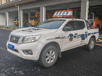 纳黔高速4台报废车处置转让公告（以单价百分比挂牌，加价幅度为百分比）