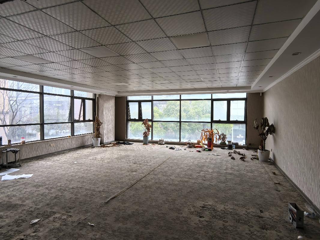 芜湖市鸠江区赤铸山路600号恒大华府社区用房二层办公房产出租公告(国资监测编号GR2026AH2000640)