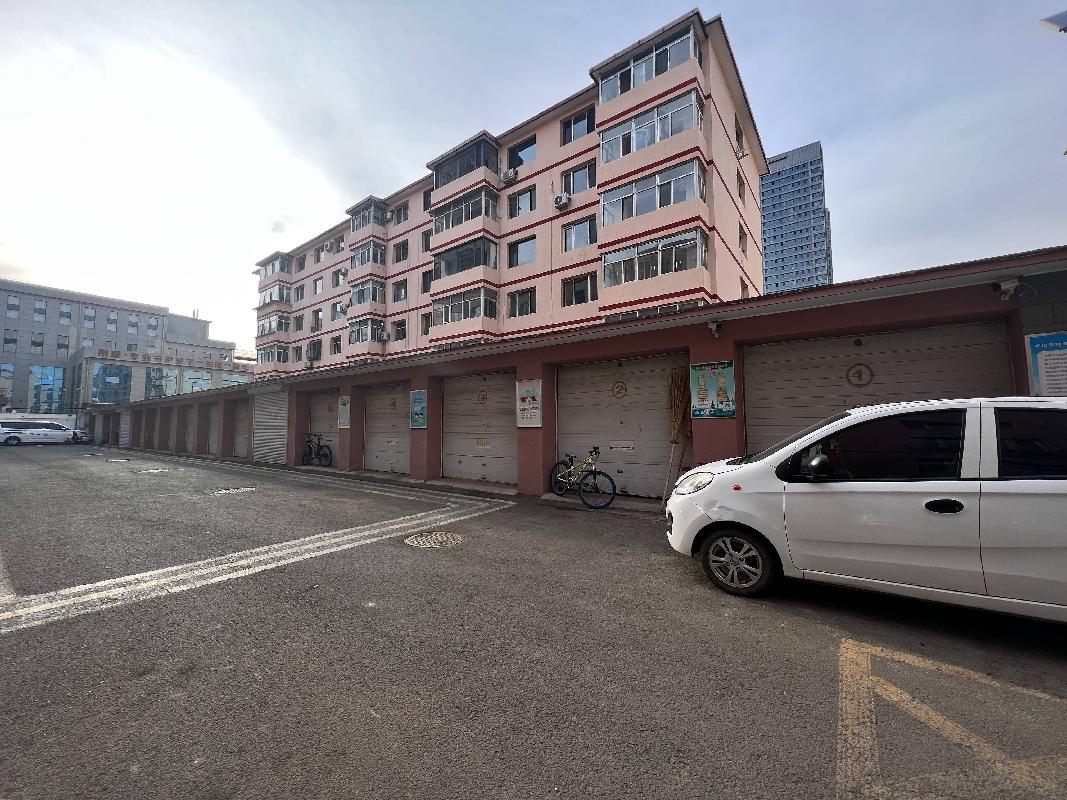 呼和浩特玉泉区五塔东街电力​康友小区2个车库分别转让（内蒙古蒙电华能热电股份有限公司​）