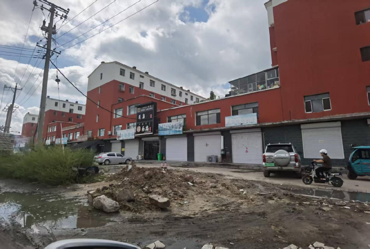 内蒙古通辽市科尔沁左翼中旗保康镇巴彦塔拉大街文明路富贵花园二期2处商业房产独立出租（年租金详见清单，租期均为3年）