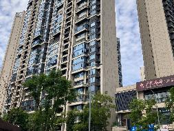 四川省成都市天府新区隆祥街（广汇御园） 房产及车位转让公告