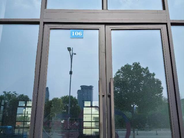滨河商业街B栋106招租公告