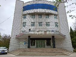 巩留县财政局位于巩留县乔勒盘路2号原财政局办公楼约2134.68㎡对外招租