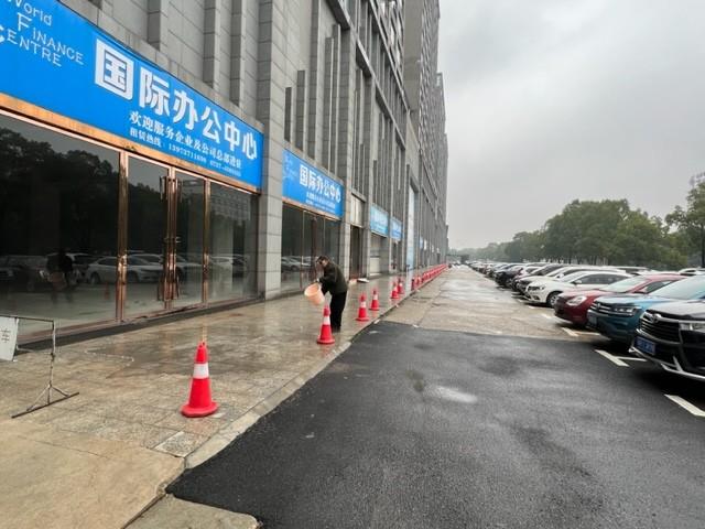 东方珑心基金关于转让湖南顺风服饰有限公司等17户不良债权资产包的招商公告