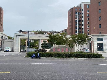 东湖嘉景C10幢7室招租公告