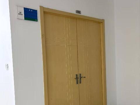 新桥商务大楼二楼223-224招租公告