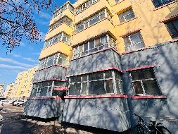 新源县国投公司位于文化路043号广电小区1-1-102室约76.54㎡对外招租，租期三年