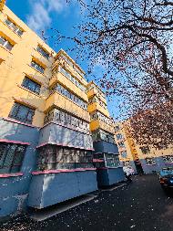 新源县国投公司位于文化路043号广电小区1-2-202室约77.35㎡对外招租，租期三年