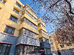新源县国投公司位于文化路043号广电小区1-1-101室约77.35㎡对外招租，租期三年