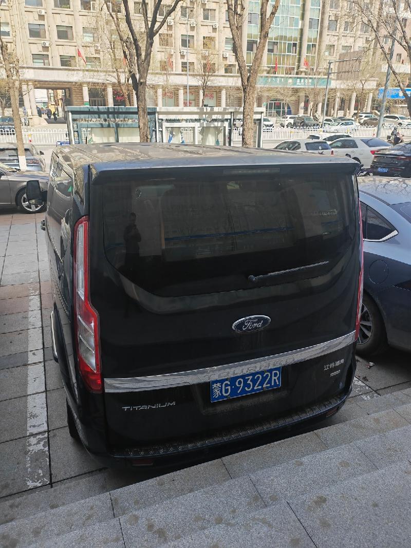 （蒙G9322R）福特牌小型普通客车