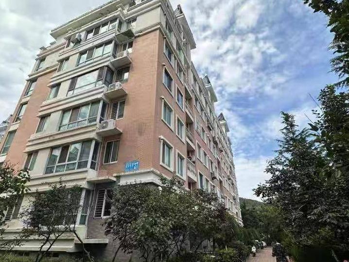 内蒙古银行乌兰察布分行位于呼和浩特、乌兰察布、卓资山、锡林浩特、二连浩特、包头、磴口、威海等地区的住宅、商业房产、机器设备等146处资产资产询价
