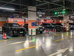 赤峰市高铁投资开发有限责任公司25个地下车位出租（2季度租金底价63000.00元，一年租赁2个季度，租期2年）(国资监测编号GR2026NM1001655)
