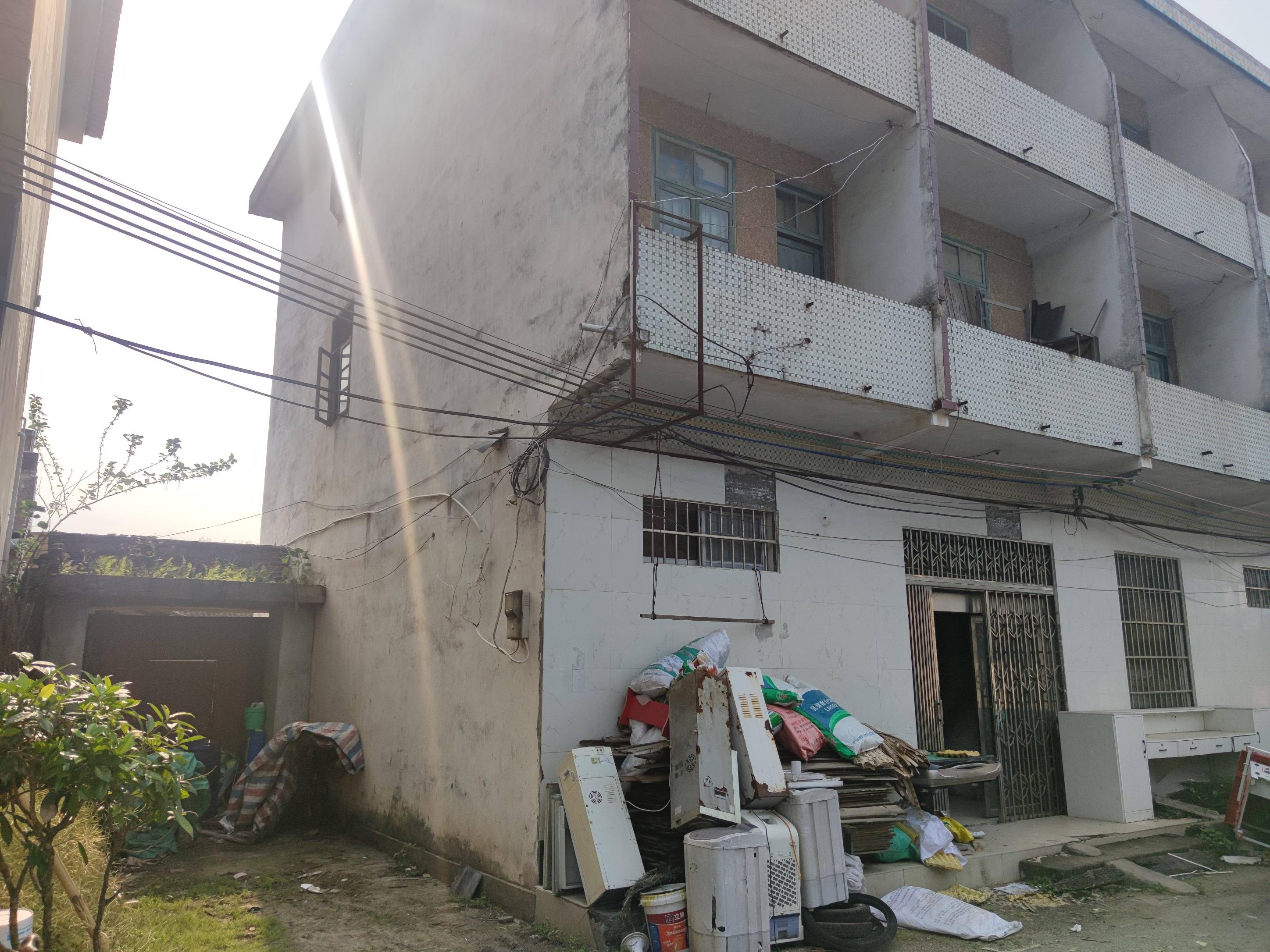 宜州市刘三姐乡三合街转让公告