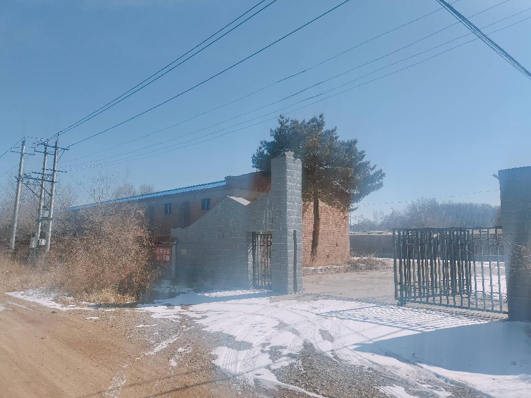 兴安盟水务投资集团有限责任公司位于兴安盟乌兰浩特市乌兰哈达镇西白音嘎查的两处仓库及院落整体出租（年租金底价20880.00元，租期2年）(国资监测编号GR2026NM1001657-2)