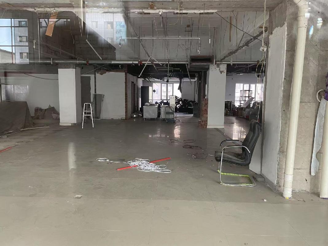 内蒙古自治区赤峰市红山区哈达街道办事处哈达西街南侧云厦综合楼3号楼01022-2(二次挂牌)