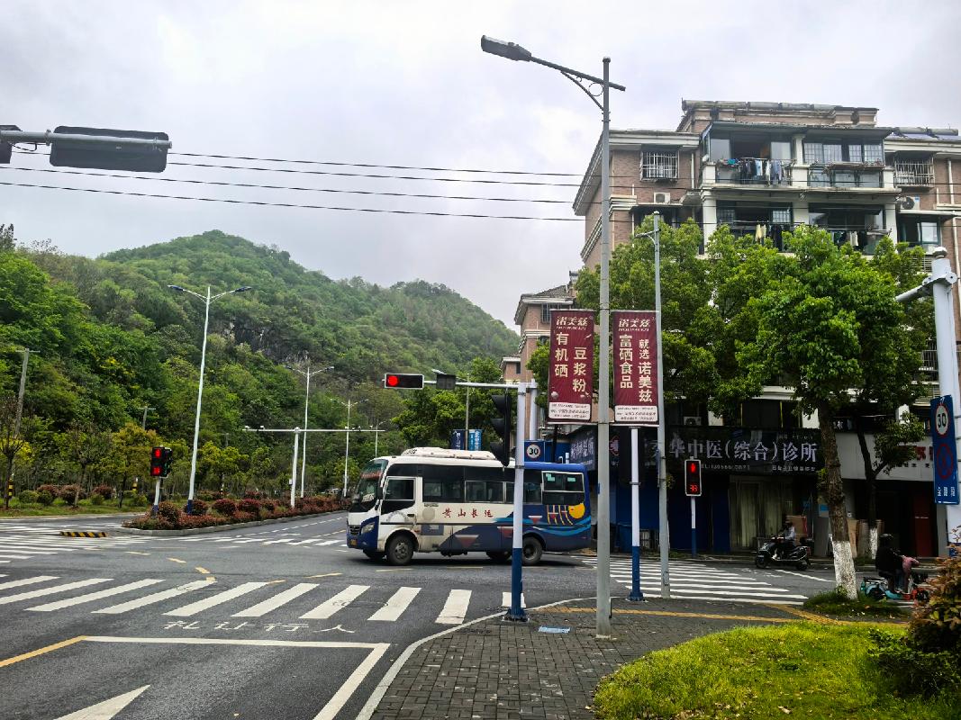 石台县城区、曙光隧道、黎明隧道共644个道旗、灯箱广告位三年期经营权出租公告(国资监测编号GR2026AH2000933)
