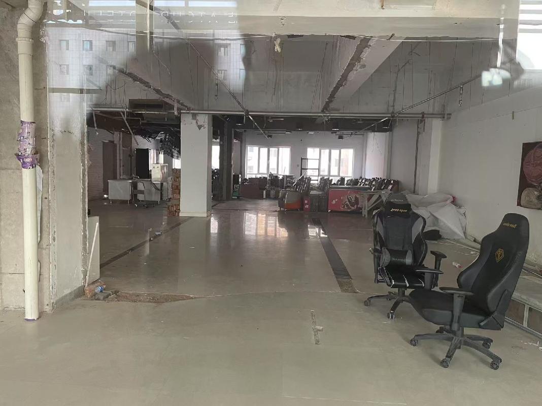 内蒙古自治区赤峰市红山区哈达街道办事处哈达西街南侧云厦综合楼3号楼01022-2(三次挂牌)