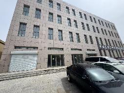 内蒙古自治区赤峰市红山区桥北镇姚家洼居委会红山物流园区北方汽车站商业广场8号楼01018(二次挂牌)