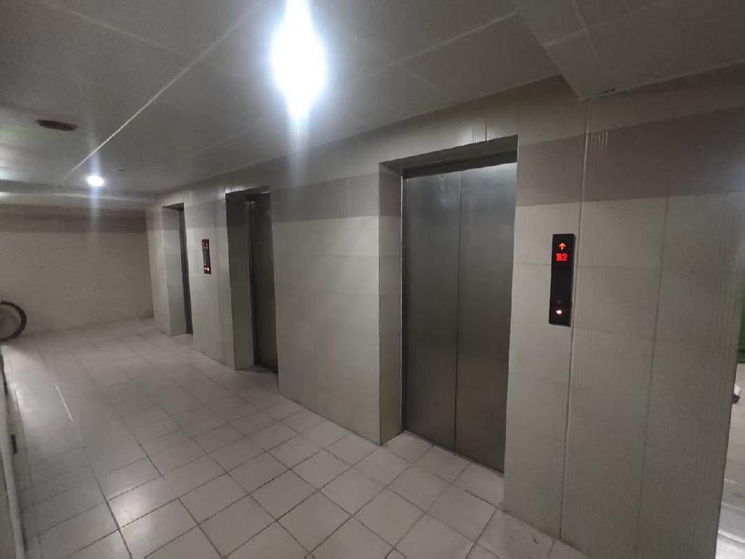 深圳市福田区福华路皇舟苑902房转让