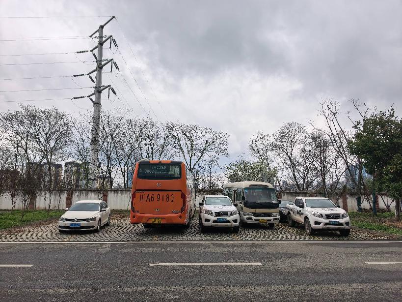 成南高速6台报废车辆处置转让公告（以单价，每吨报价）