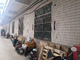 常州市钟楼区邹区镇原黄金灯饰厂8号楼第一层招租公告