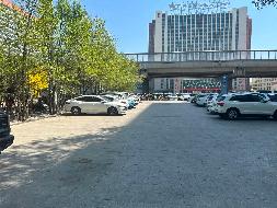 呼市满都海公园紧邻龙苑大厦地块（满都海停车场）出租（年租金底价288304元，含税）(国资监测编号GR2026NM1001770)