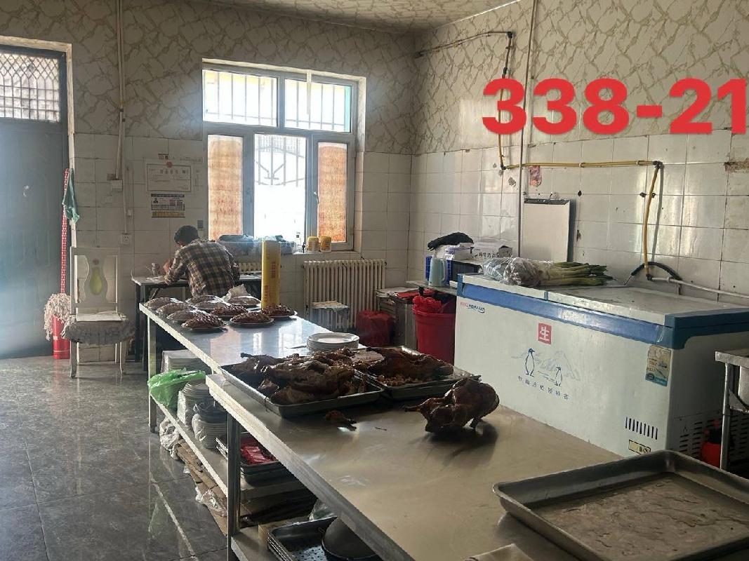 奎屯市市场管理服务中心位于夏哈拉小区南43米处熟食品加工基地沙湾街338-21号（58.05㎡）对外招租租期3年
