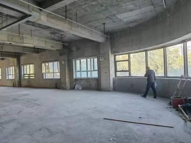 奎屯市市场管理服务中心位于一品汇金桥里-乌鲁木齐西路20幢28号、29号、30号、31号、32号、33号、34号、35号、36号（631.48㎡）对外招租租期3年