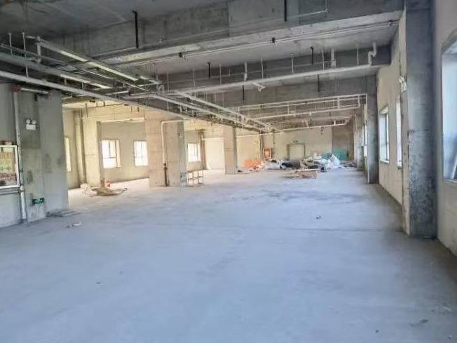 奎屯市市场管理服务中心位于一品汇金桥里-乌鲁木齐西路20幢28号、29号、30号、31号、32号、33号、34号、35号、36号（631.48㎡）对外招租租期3年