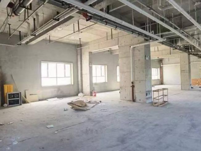 奎屯市市场管理服务中心位于一品汇金桥里-乌鲁木齐西路20幢28号、29号、30号、31号、32号、33号、34号、35号、36号（631.48㎡）对外招租租期3年