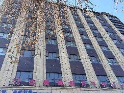 奎屯市市场管理服务中心位于一品汇金桥里-乌鲁木齐西路20幢28号、29号、30号、31号、32号、33号、34号、35号、36号（631.48㎡）对外招租租期3年