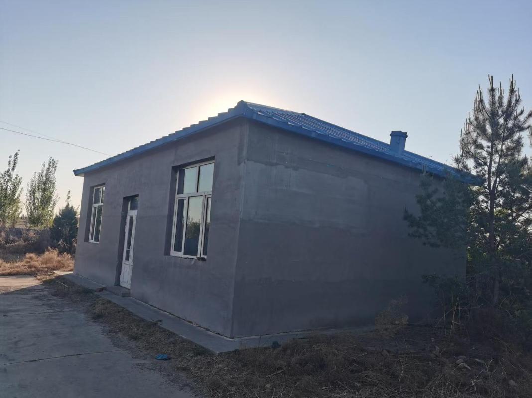 翁牛特旗格日僧苏木乌日根塔拉嘎查村民委员会养殖场及配套设施、活体牛整体出租（租金底价100000元/年，租期8年）