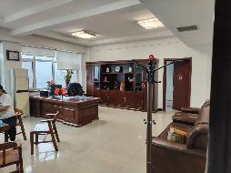 辽宁省营口市鲅鱼圈区疏港路北侧一栋办公楼第5层3间办公室独立出租（年租金及租期详见下述表格）