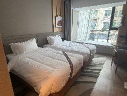 黄山市黄山区汤口镇寨西浮溪花园4幢413室、415室、417室、418室房产出租公告(国资监测编号GR2026AH2001043)