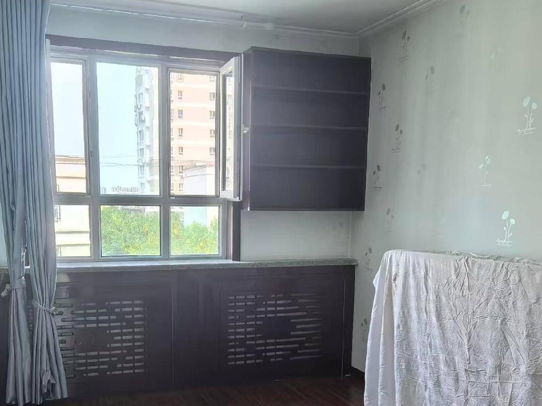 奎屯市财汇融资担保有限责任公司位于乌鲁木齐路金波园小区15-151号（77.19㎡）租期三年