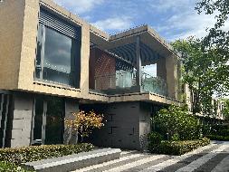 上海市杨浦区国权北路1566弄斐迪园5处房产出租公告（降价挂牌）