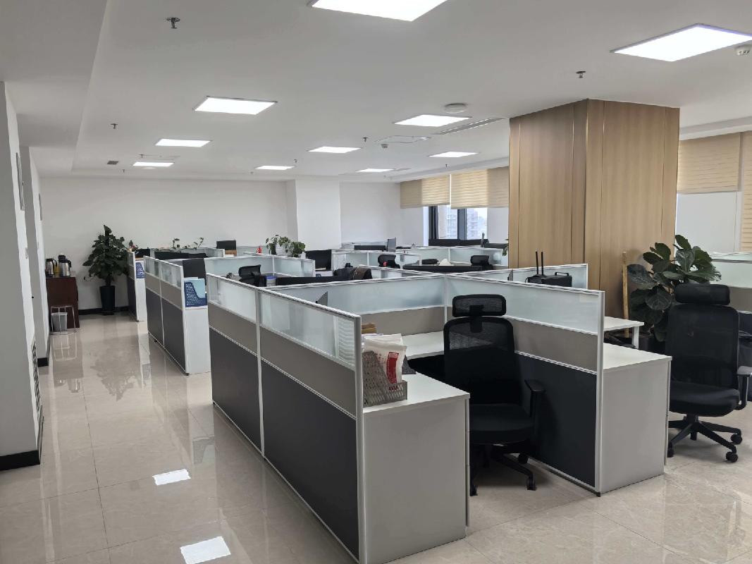 中国地质工程集团有限公司租赁位于新疆乌鲁木齐市金融大厦8楼299.28㎡房产(国资监测编号GR2026XJ1000932)
