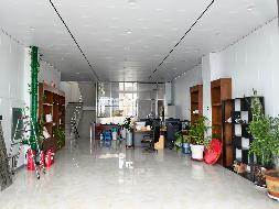 内蒙古自治区通辽市霍林郭勒市静湖南路2号公交园区4-商铺1及地下室1整体出租(年租金35000元，租期3年）(国资监测编号GR2026NM1001976)