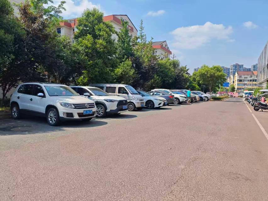 江苏省常州市钟楼区勤业路155号勤业菜市场西南侧地面停车位1-12号招租公告