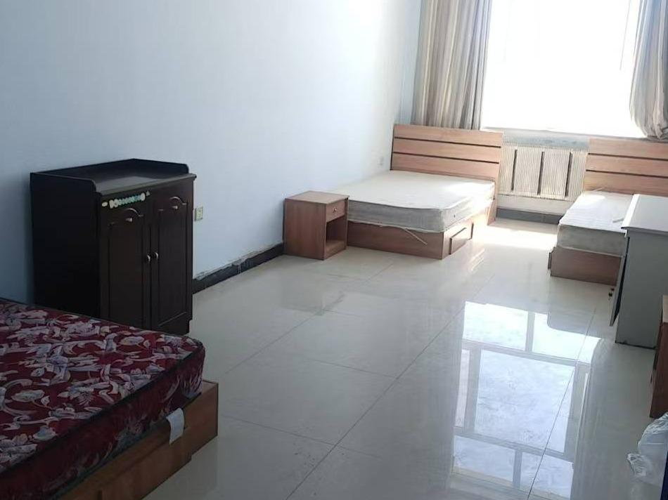 东乌珠穆沁旗边防公路养护中心嘎达布其公路养护旧道班房屋出租（年租金底价63863元，租期2年）