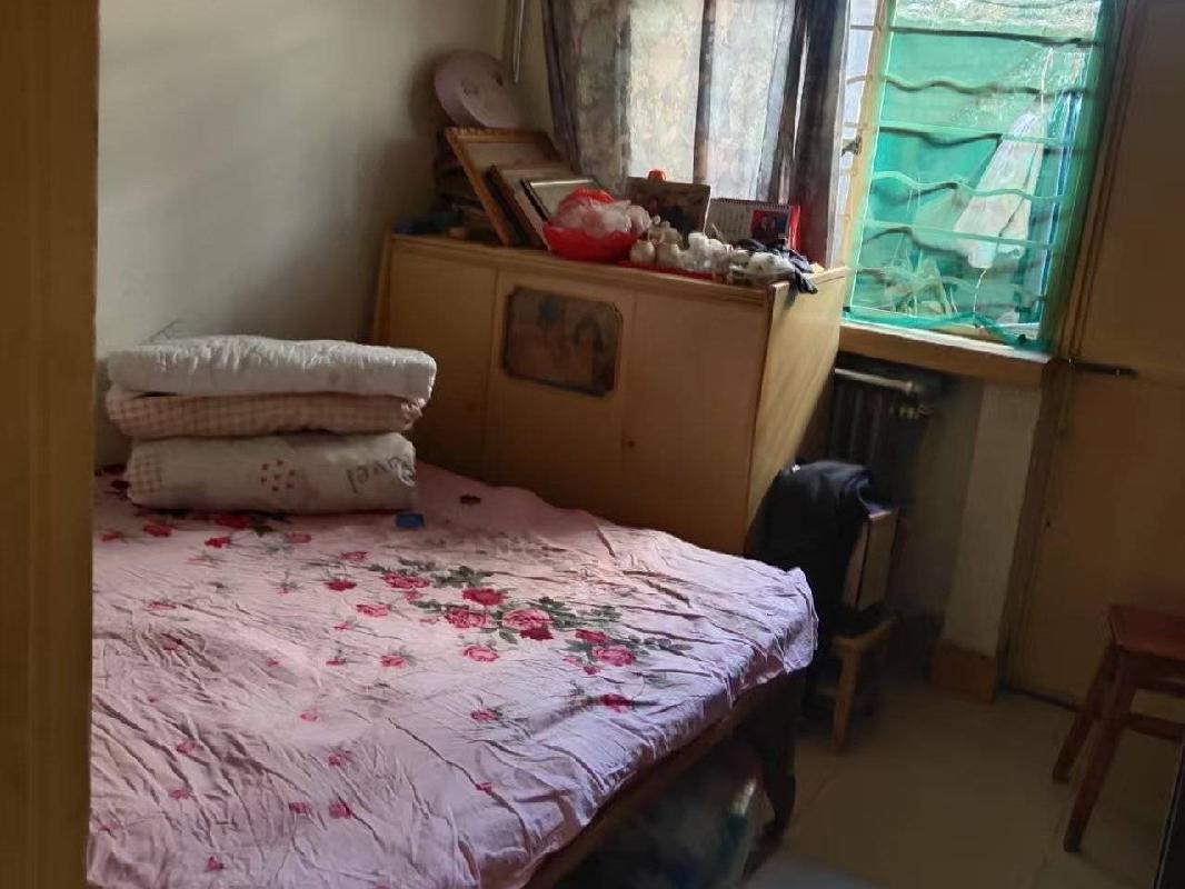庆阳市西峰区南苑小区市政府办5幢3单元3-101住宅用房转让公告（第二次）