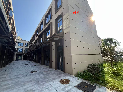 南陵县滨玉新村安置房二期S4#楼4间商业用房出租公告(国资监测编号GR2026AH2001168)
